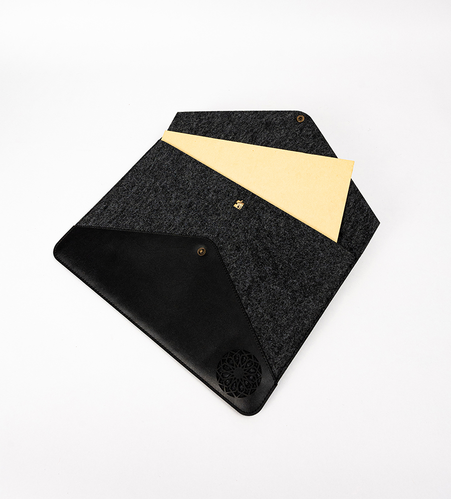 13%20inç%20Keçe%20Notebook%20&%20Tablet%20Kılıfı%20Mandala%20Desenli