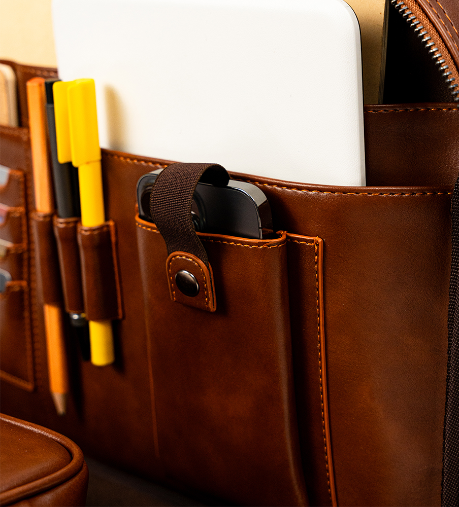 16%20inç%20Askılı%20Laptop%20Organizer%20&%20Evrak%20Çantası