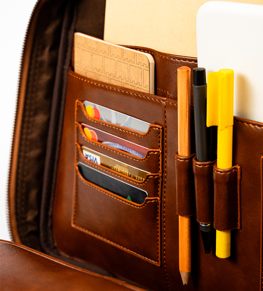16%20inç%20Askılı%20Laptop%20Organizer%20&%20Evrak%20Çantası