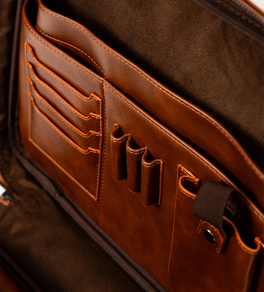 16%20inç%20Askılı%20Laptop%20Organizer%20&%20Evrak%20Çantası