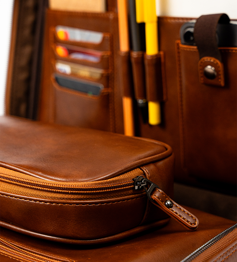 16%20inç%20Askılı%20Laptop%20Organizer%20&%20Evrak%20Çantası